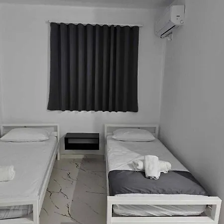 Hotel Franko Delvine